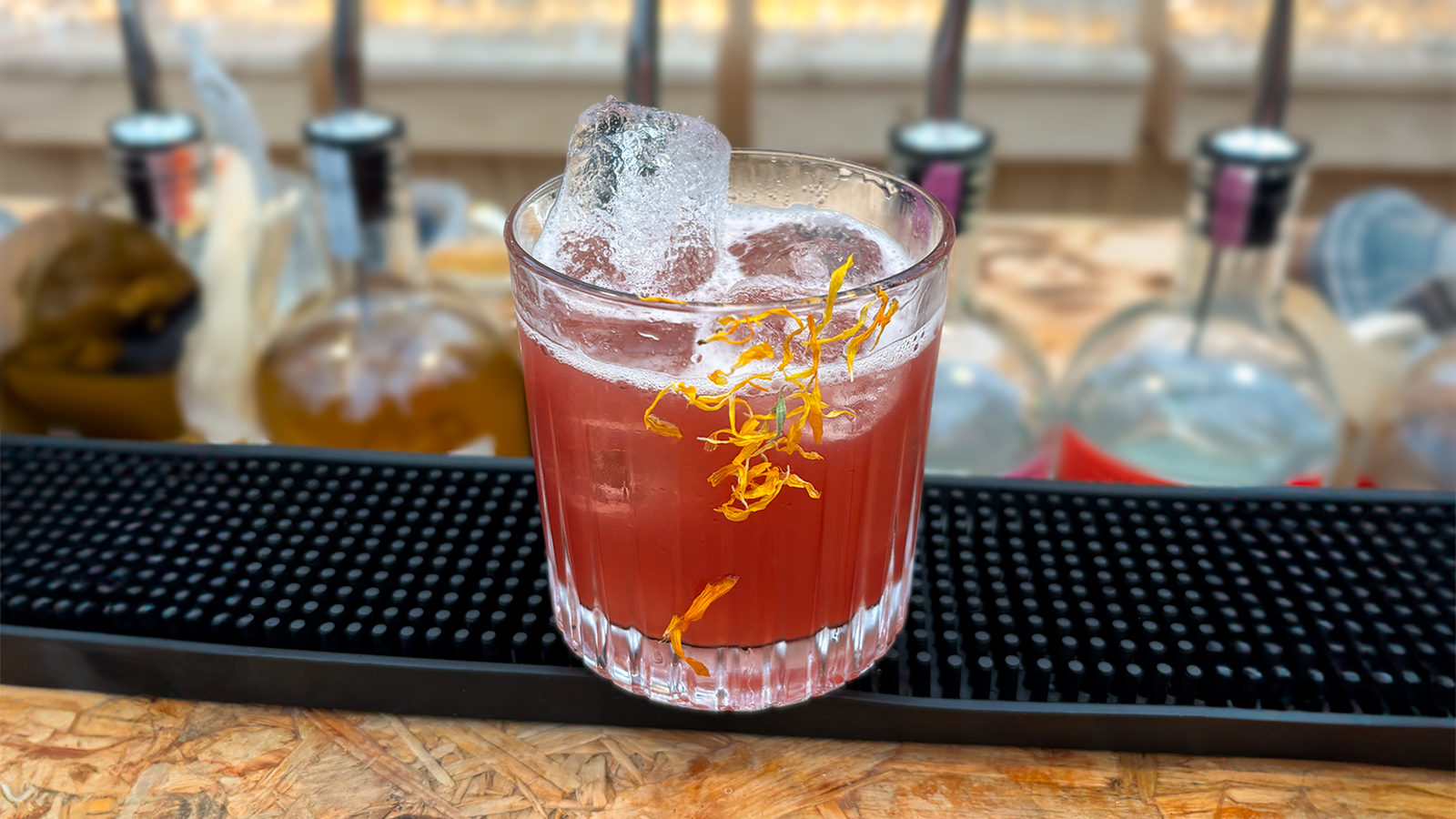 Lucky Lo - Eyes Of A Woman