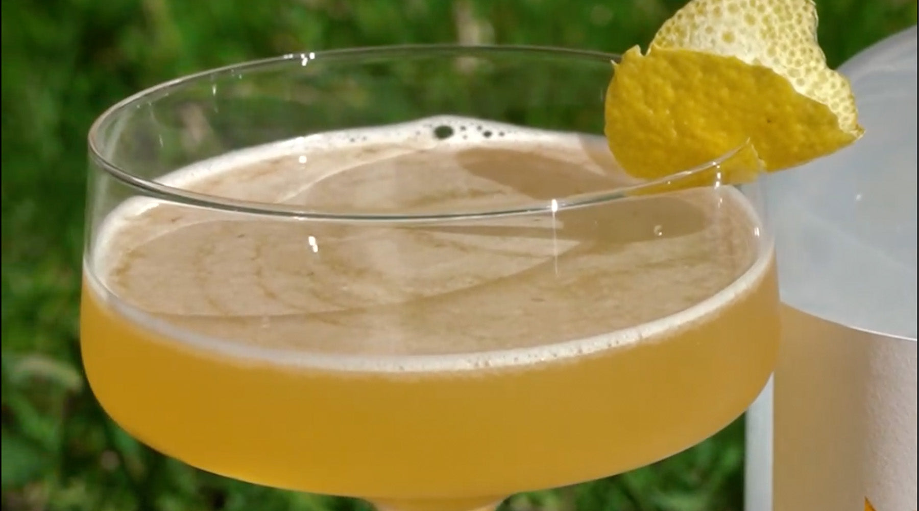 Bees Knees - Easter edition gin cocktail recipe