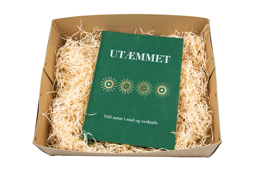 The book Utæmmet - vild natur i mad og cocktails &amp; big gift box